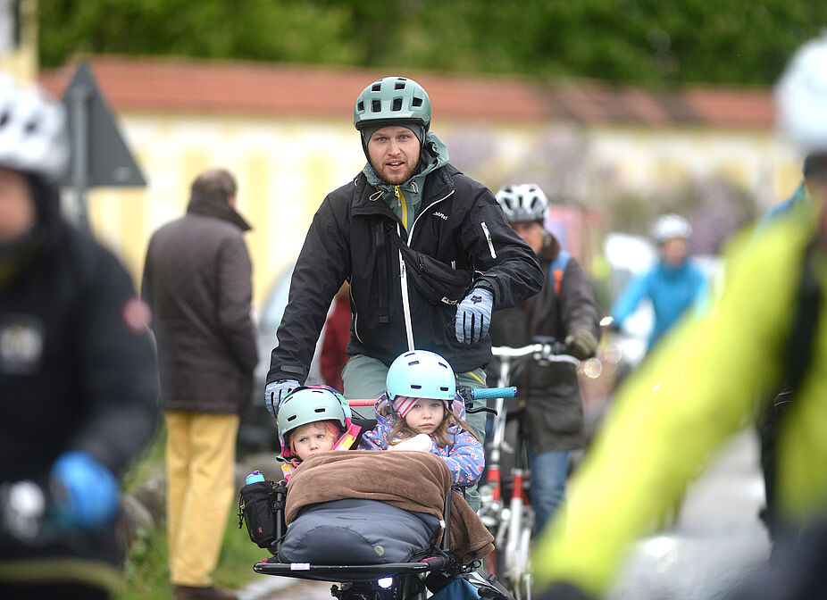 Kindertransport mit dem Rad im Winter Kindertransport mit dem Rad im Winter