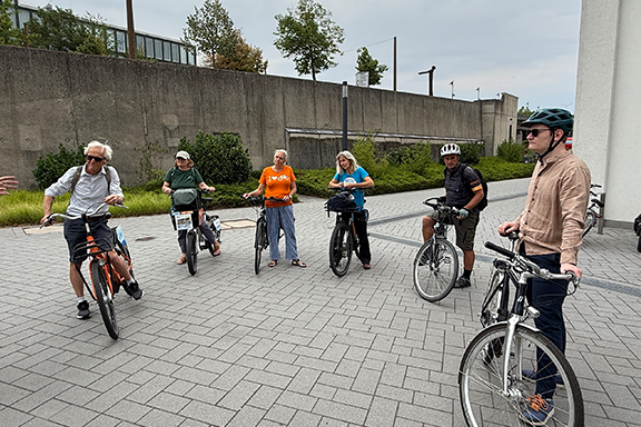 ADFC Fahrt regensburg Info zur Fahrradüberquerung an der großen 5 spurigen Kreuzung