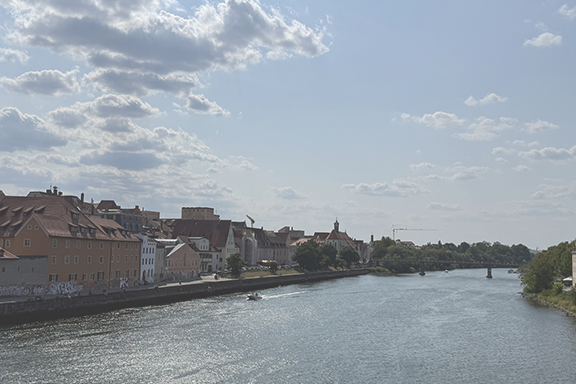 ADFC Fahrt Regensburg über die steinerne Brücke