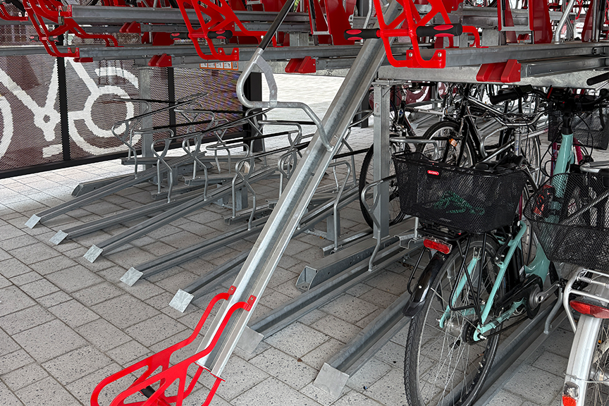 offene Fahrradabstellanlage Bahnhof Straubing