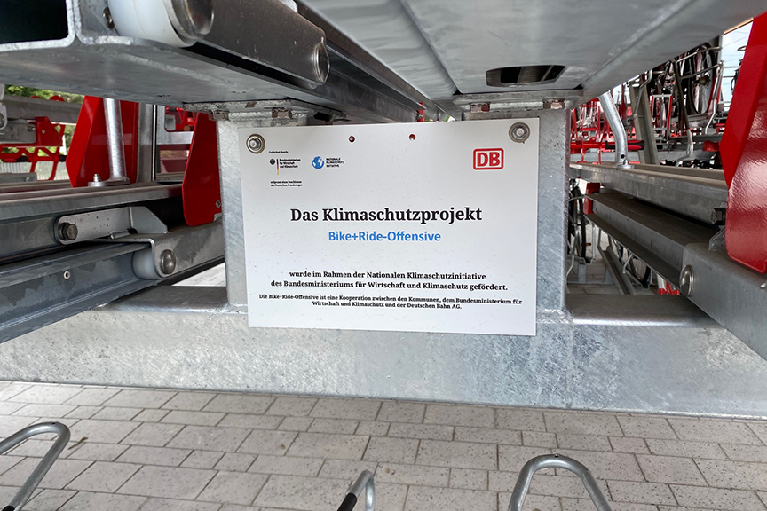 offener Fahrradabstellplatz Bahnhof Straubing