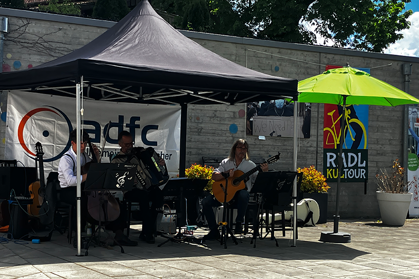 Station Holzkirchen - Celloguitar