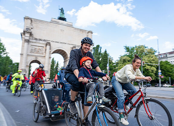 Radfahrende bei der Sternfahrt